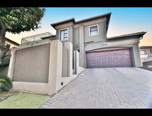 3 BEDROOM HOUSE FOR SALE IN SOUTH CREST